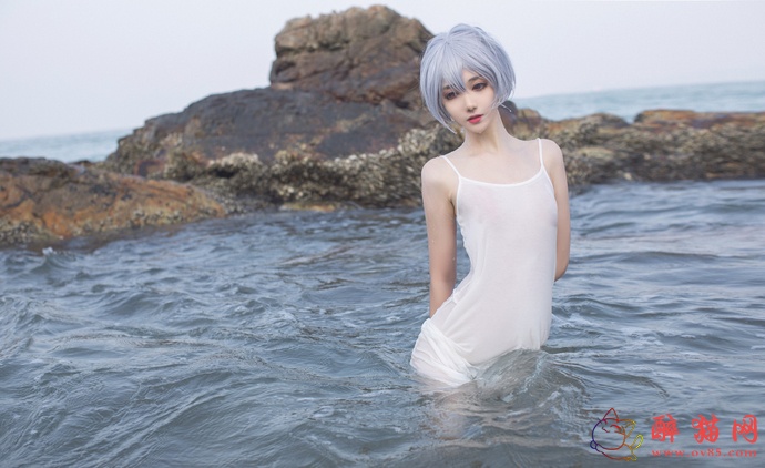 南桃Momoko-海边湿身白衣裙