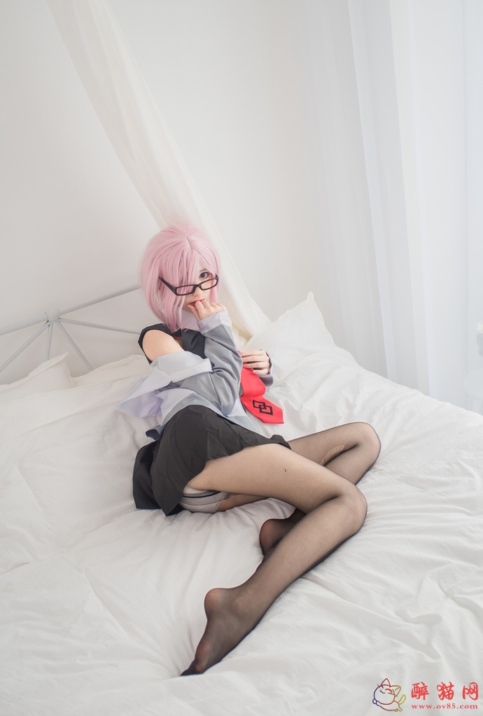 南桃Momoko-美腿黑丝制服-醉猫网 - 专注于美图分享-www.ov85.com