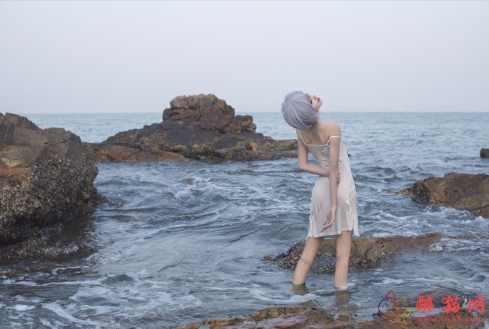 南桃Momoko-海边湿身白衣裙