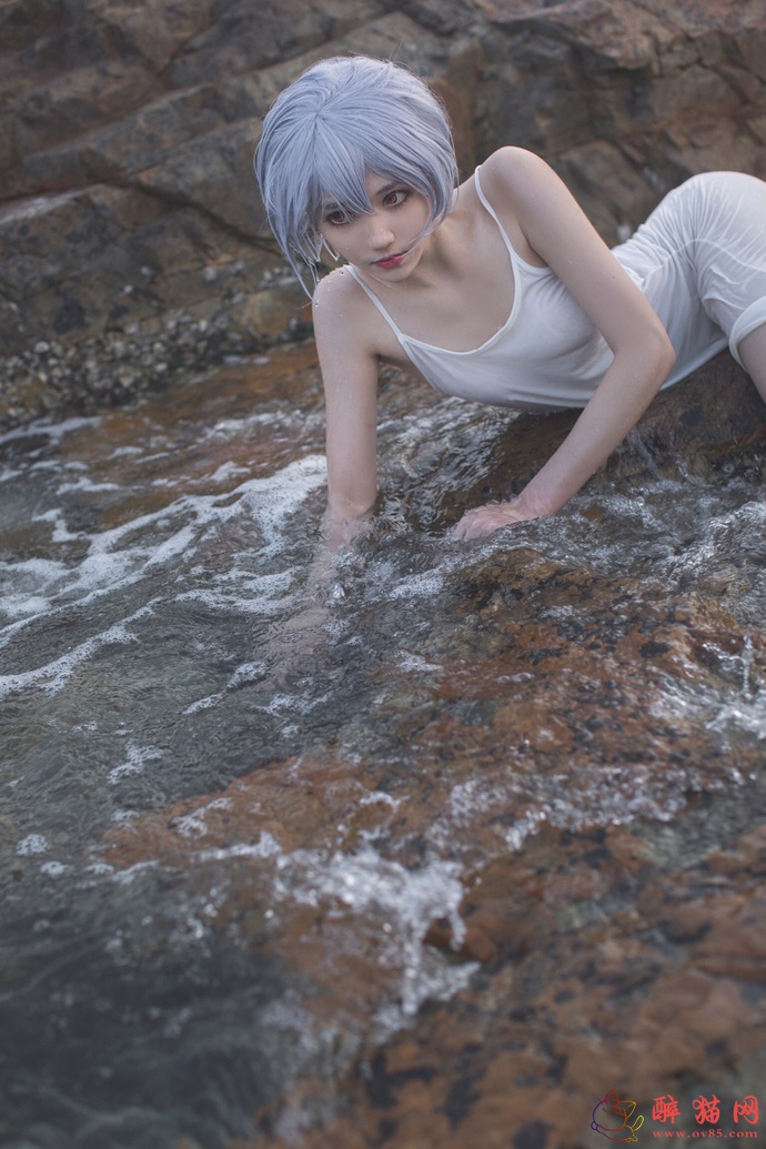 南桃Momoko-海边湿身白衣裙-22 南桃Momoko-海边湿身白衣裙