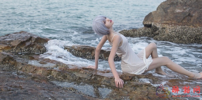 南桃Momoko-海边湿身白衣裙-3 南桃Momoko-海边湿身白衣裙