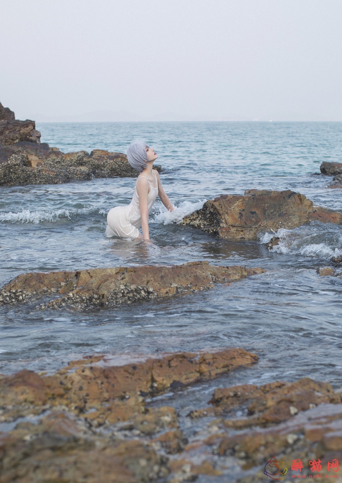 南桃Momoko-海边湿身白衣裙-23 南桃Momoko-海边湿身白衣裙