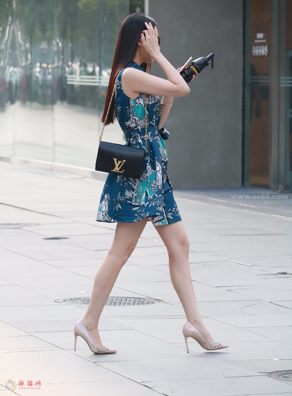 自信长腿美女，这腿配上这高跟鞋真是棒棒哒-醉猫网 - 专注于美图分享-www.ov85.com