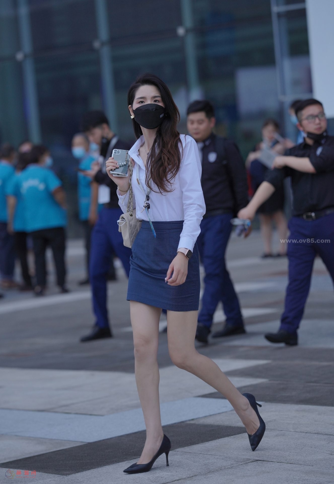 图片[4]-有气质的小姐姐穿着职业装还带着口罩-醉猫网 - 专注于美图分享-www.ov85.com