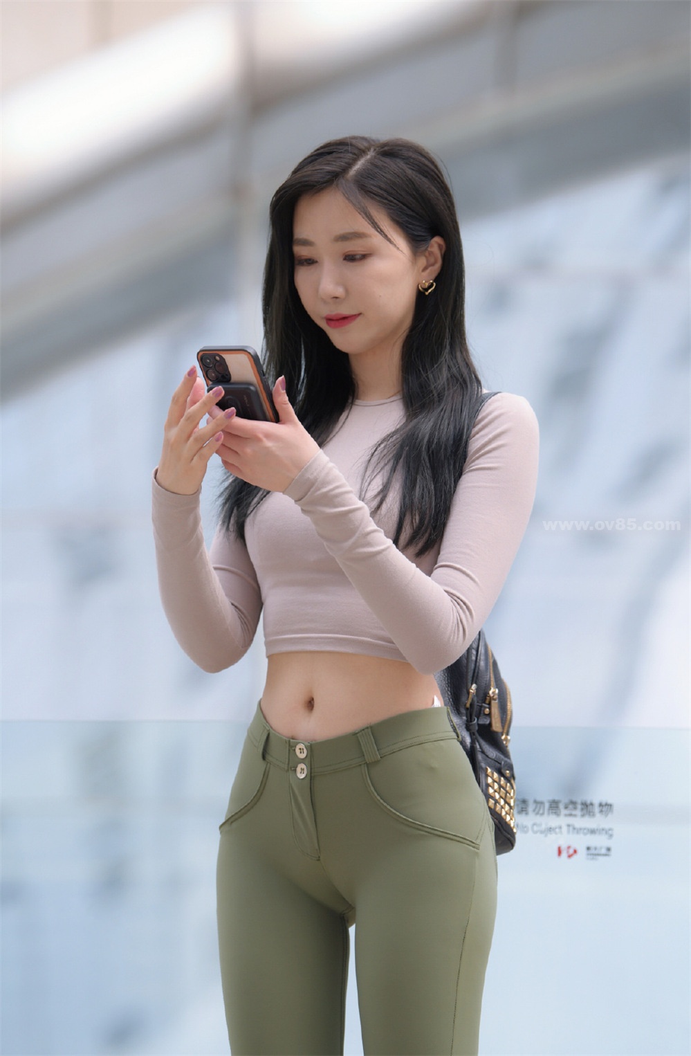 穿紧身裤的性感姐姐痕迹就很明显-1